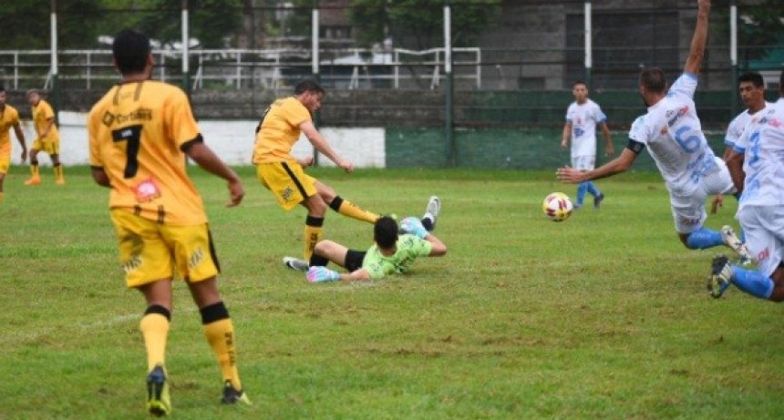 Flandria obtuvo un triunfo vital para los promedios