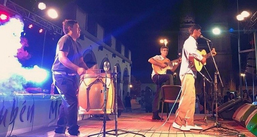 Todo listo para la segunda noche de "Música en la Plaza"