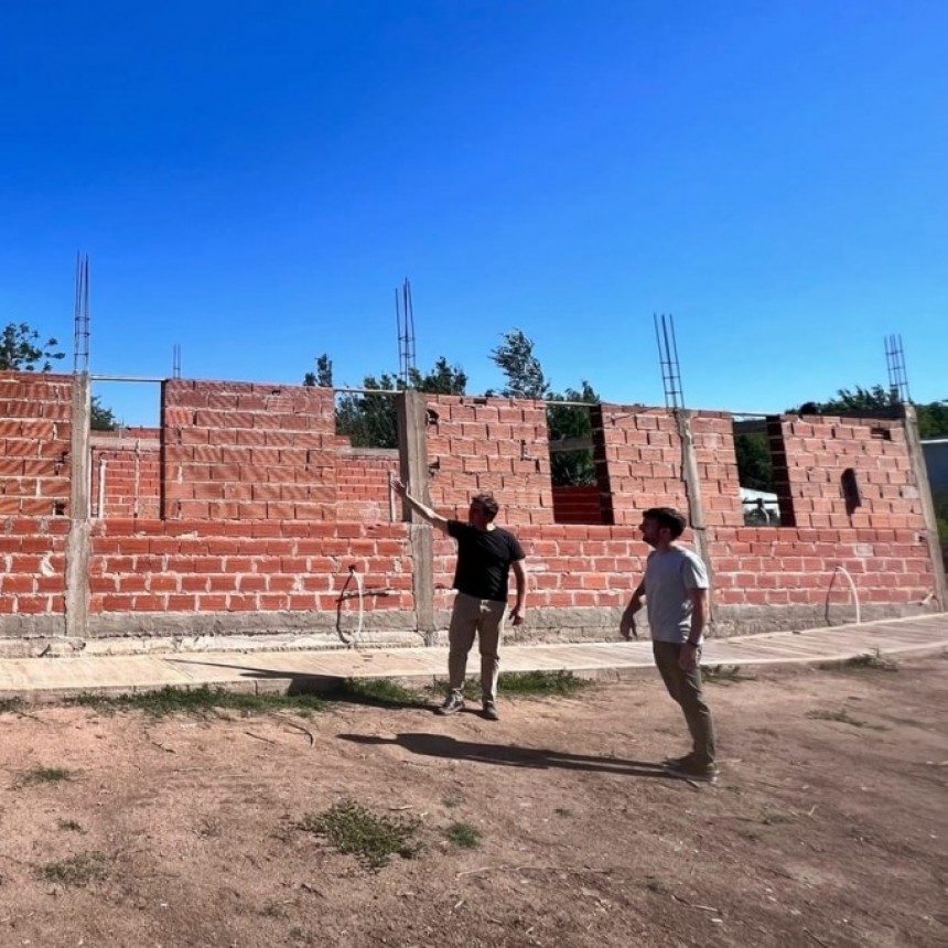 El Intendente recorrió las obras de construcción del nuevo SUM de Olivera