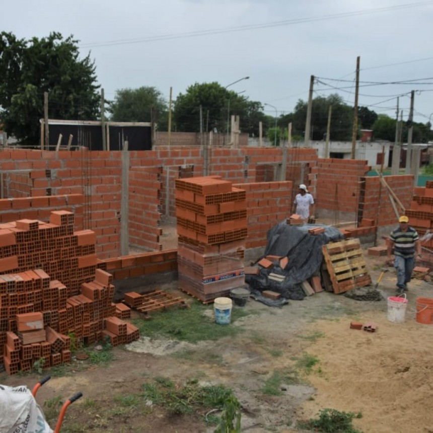 El Intendente recorrió las obras de construcción del nuevo CAPS del barrio Constantini