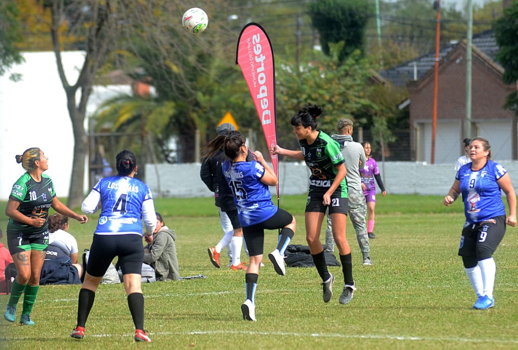 Más de 200 mujeres participan de la Liga Municipal de Fútbol Femenino