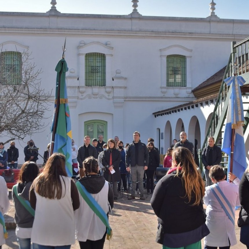 El Intendente acompañó el acto conmemorativo por el 60º aniversario del fallecimiento de Enrique Udaondo