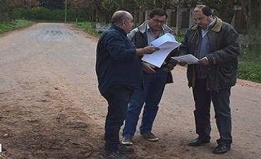 Inspección en el mejoramiento de calles en el barrio Elli