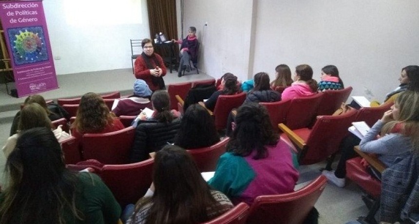 Capacitación en abordaje de situaciones de violencia contra las mujeres