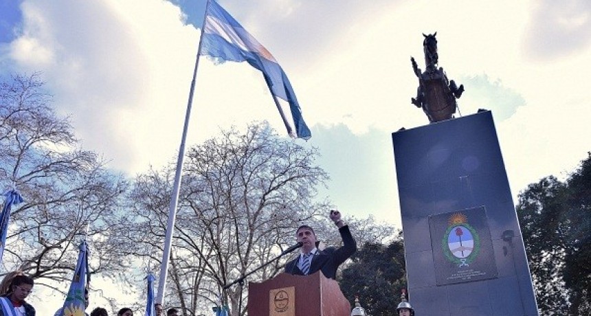 Emotivo acto en homenaje al Padre de la Patria