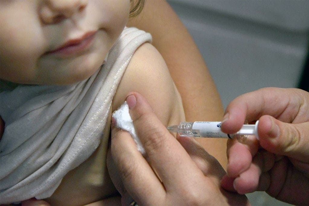 Covid-19: comenzó la vacunación de niños de 6 meses a 3 años de edad