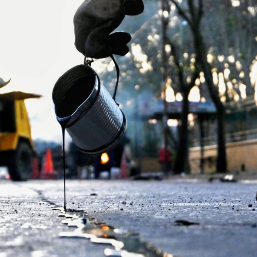 Trabajos de sellado de juntas en calle San Martín