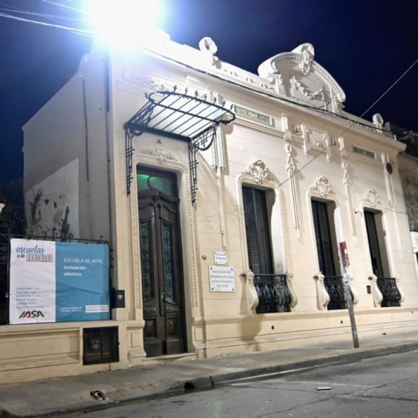 Patrimonio: el Municipio instaló nueva iluminación LED en edificios educativos