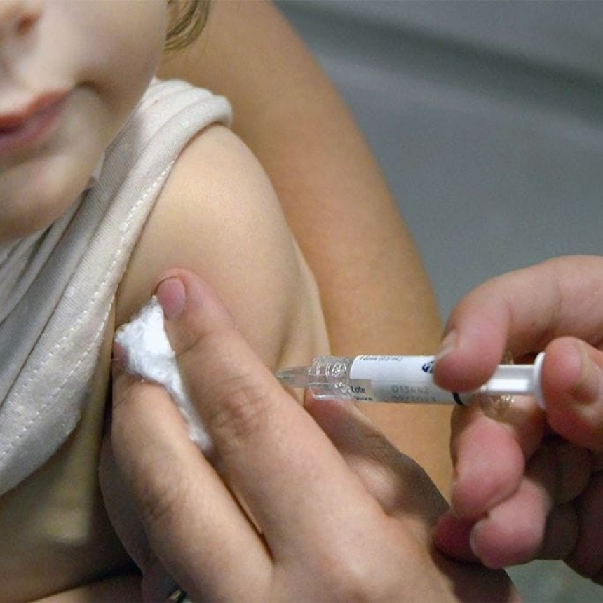Covid-19: comenzó la vacunación de niños de 6 meses a 3 años de edad