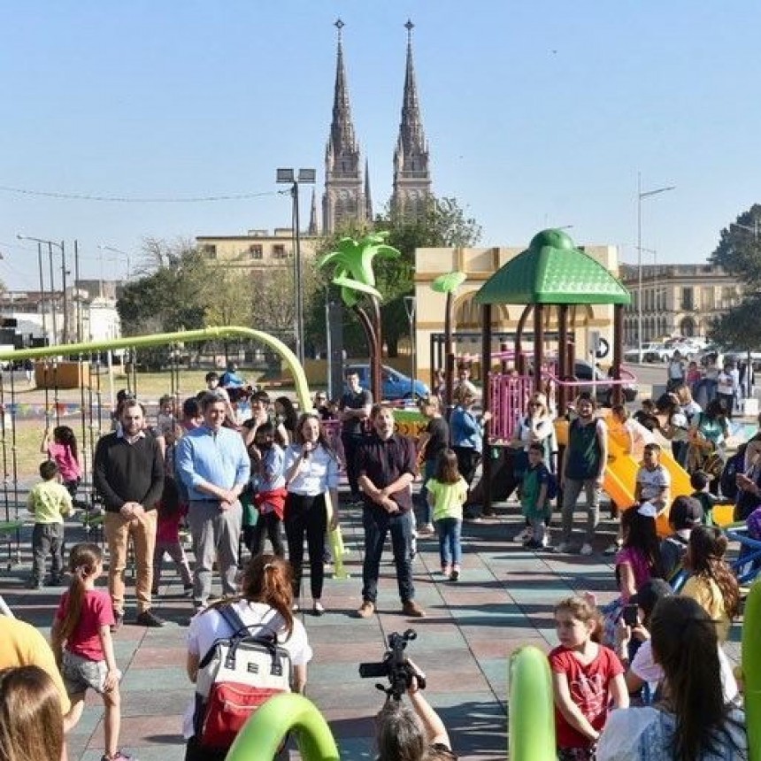 Se inauguró una nueva Plaza Blanda en la avenida Nuestra Señora de Luján