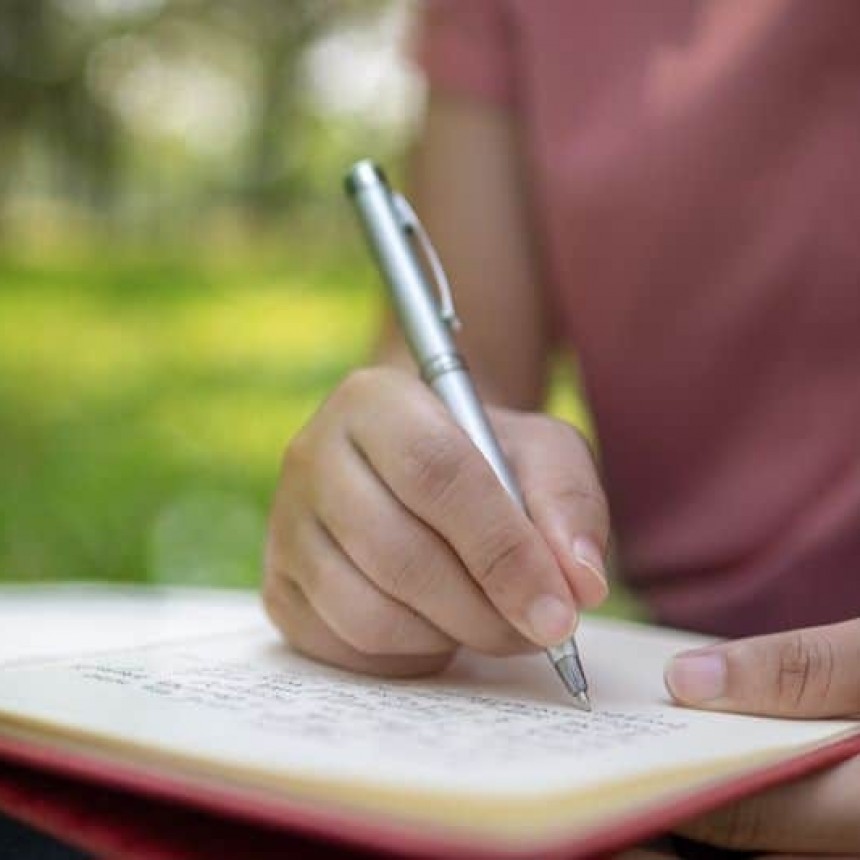 Se lanzó Luján Poesía Eterna, un concurso para llevar la poesía al espacio público