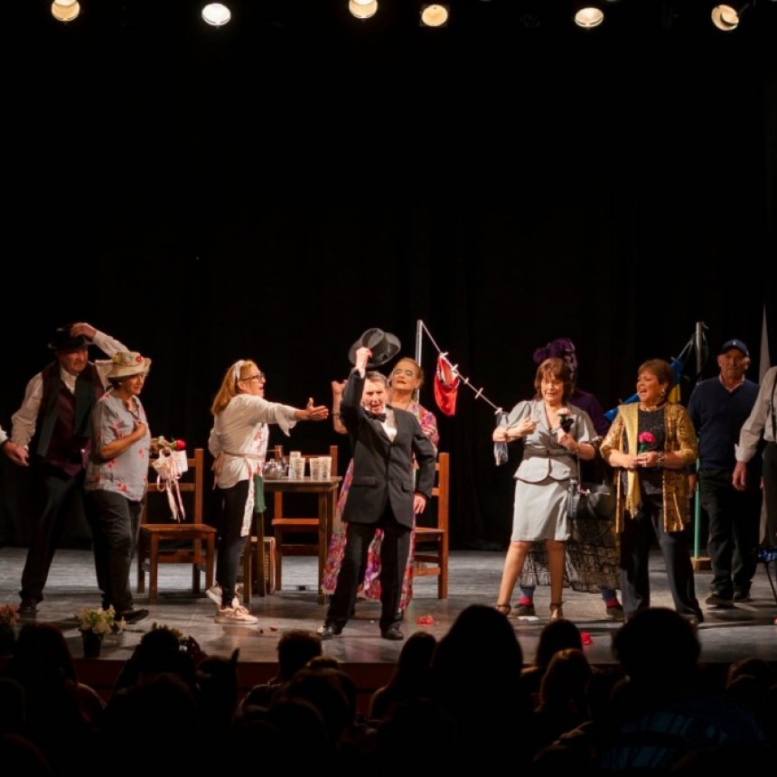 Día del Jubilado: festejo con adultos mayores en el Teatro Trinidad Guevara