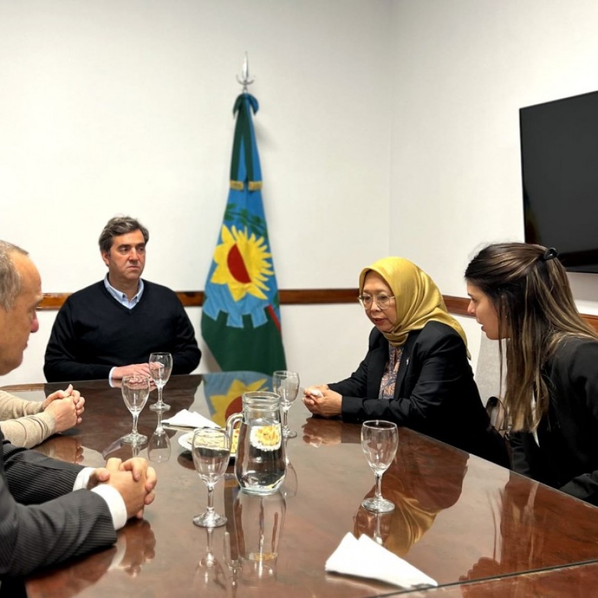 La embajadora de Indonesia visitó Luján y se reunió con el Intendente