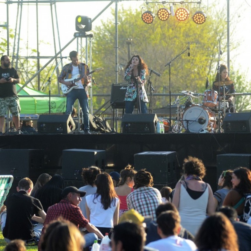 Culturas: Conversatorio sobre la Ley de Cupo en Festivales
