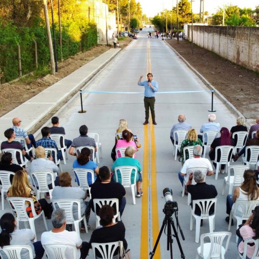 Se inauguraron las obras de repavimentación de la calle Pascual Simone