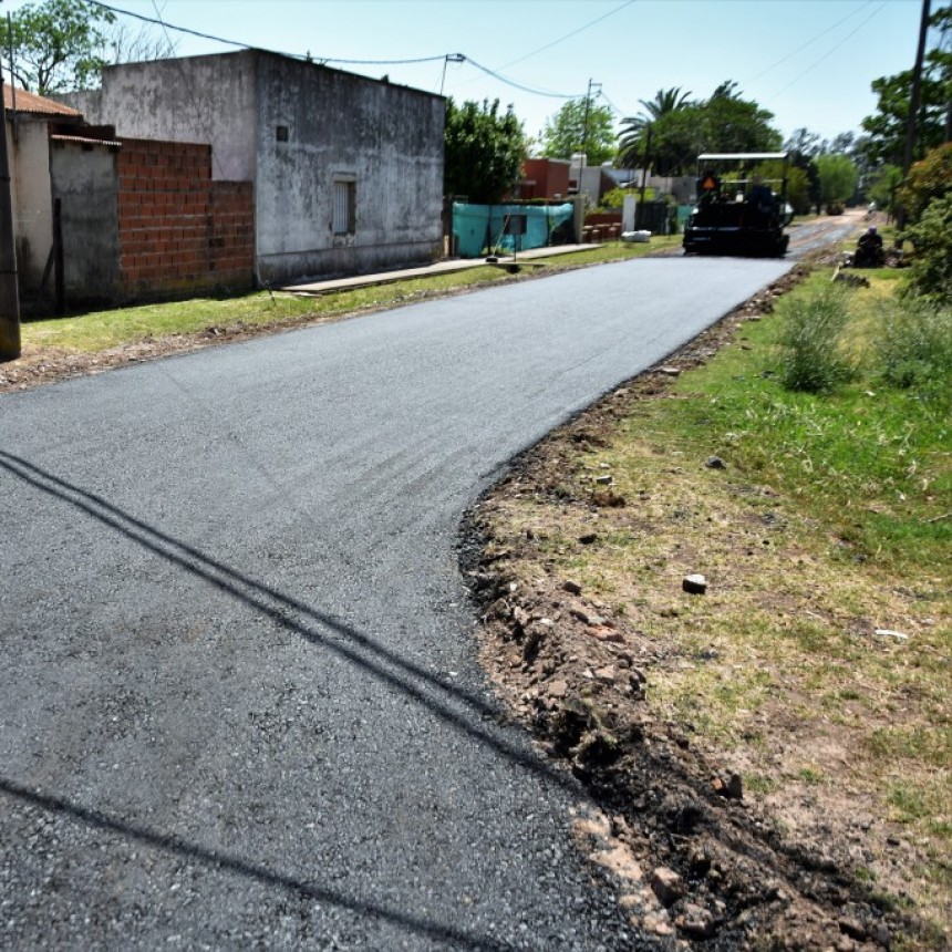 Asfalto 005: comenzó la pavimentación de 5 nuevas cuadras en Torres