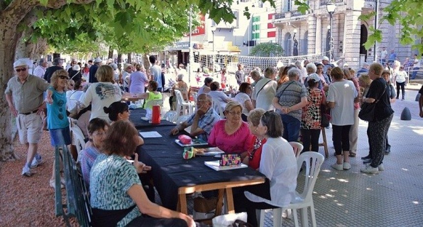 Clase abierta de los talleres de la "Casita de la Tercera Edad"