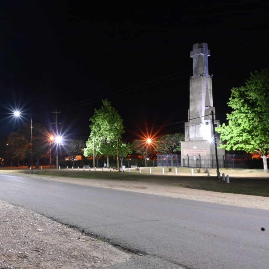 El Municipio inició instalación de nuevas luminarias LED en Tropero Moreira
