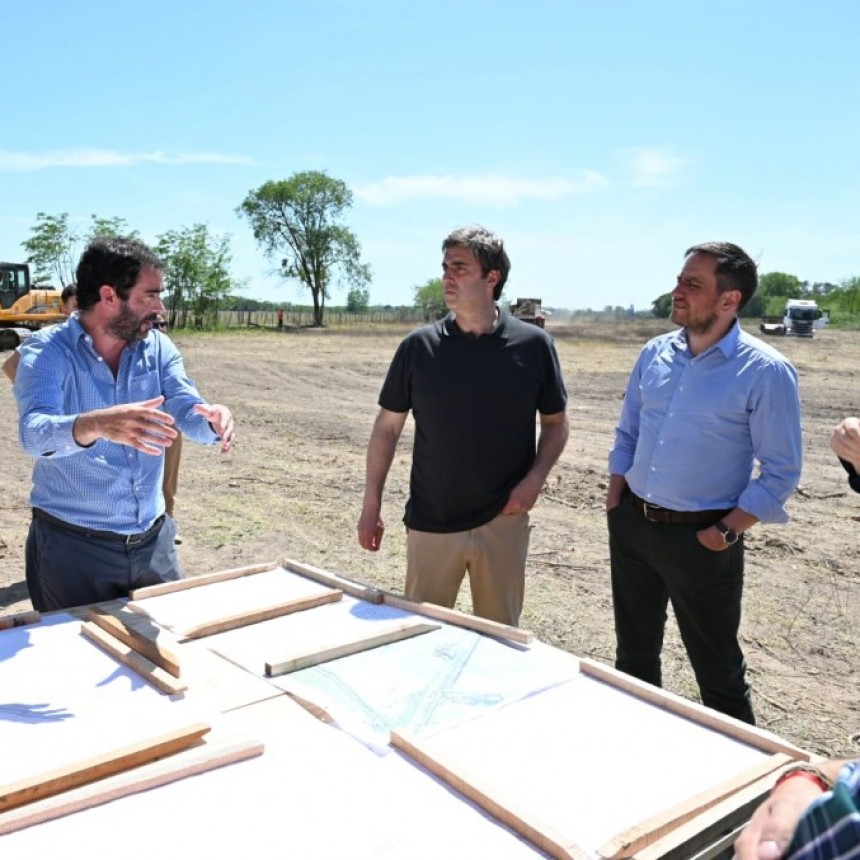 El Intendente y el Ministro Cabandié recorrieron el inicio de obra del Centro Ambiental de Luján