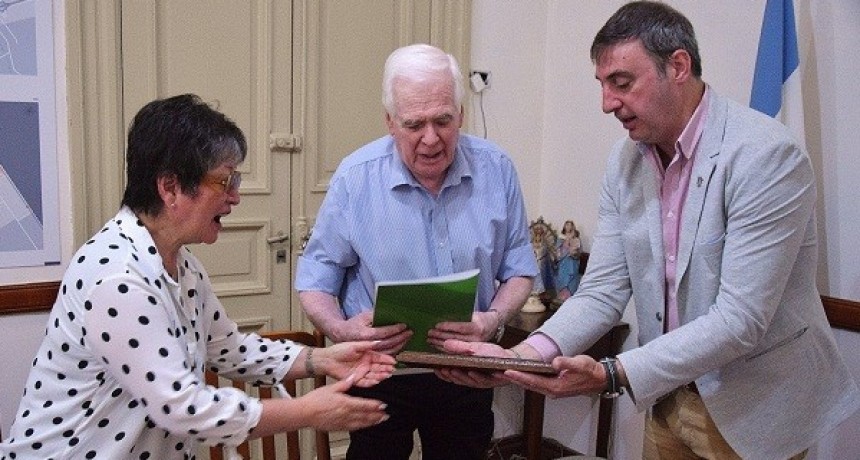 La Bombonería Goemón recibió una distinción por sus 50 años